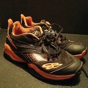 Boombah orange black size 7Y